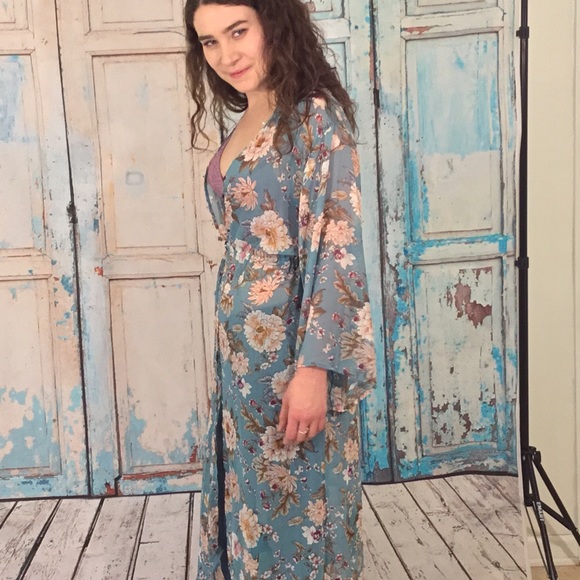 Last Small or Large! Teal Floral Kimono - Picture 2 of 3